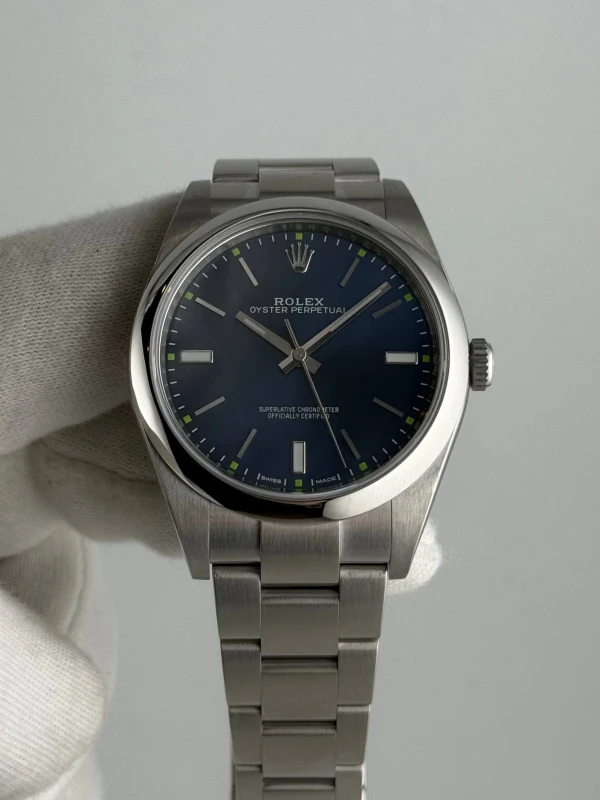 Rolex 39 mm, Oystersteel 114300-0003 2