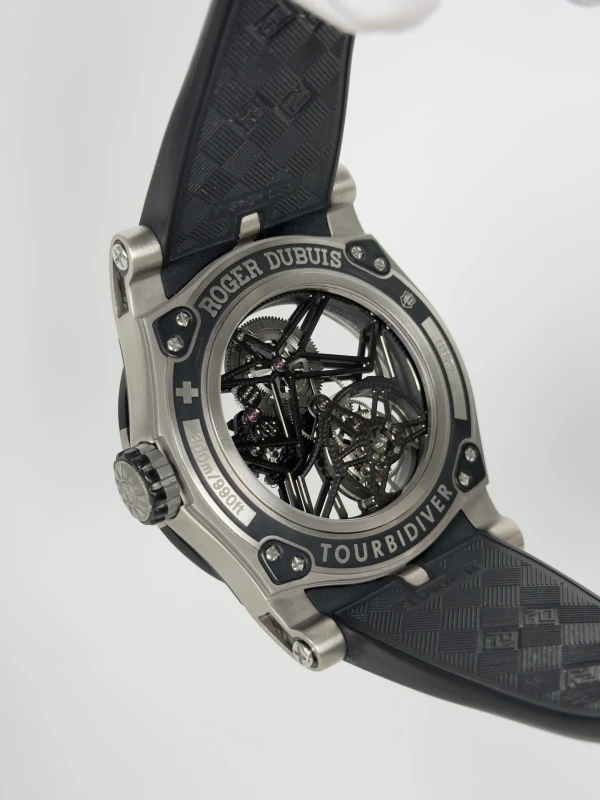Roger Dubuis Flying Tourbillon Skeleton 48  RDDBSE0185 7