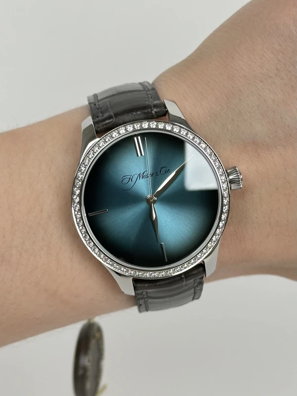 H. Moser & Cie Centre Seconds 1200-1207 9