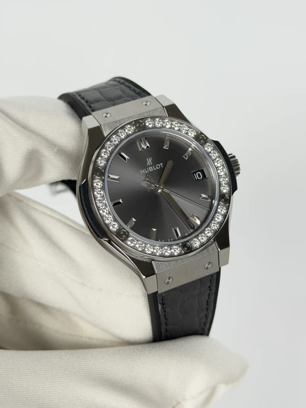 Hublot Quartz 581.NX.7071.LR.1104 2