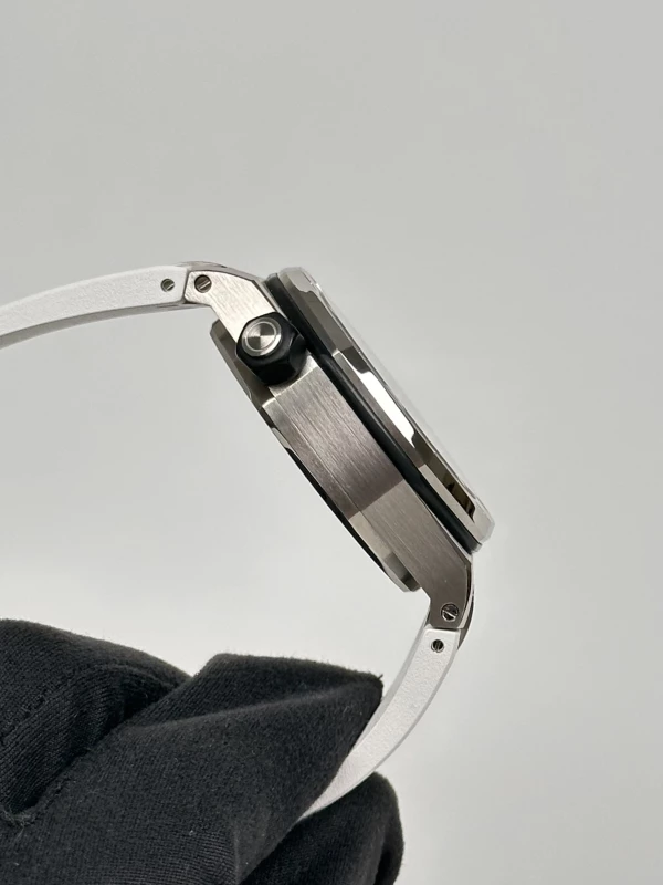 Audemars Piguet Diver 15703ST.OO.A002CA.01 5