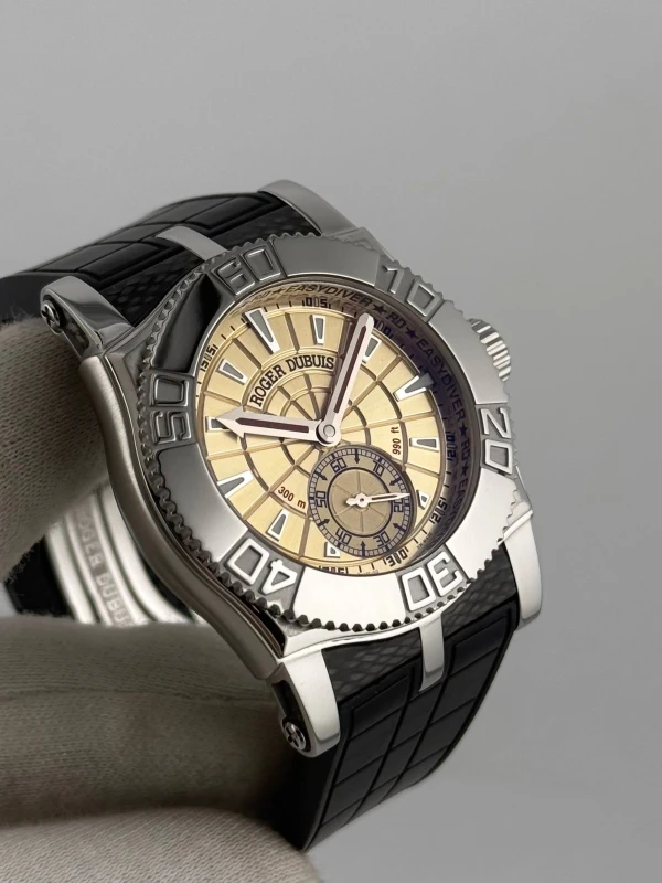 Roger Dubuis SE40 3