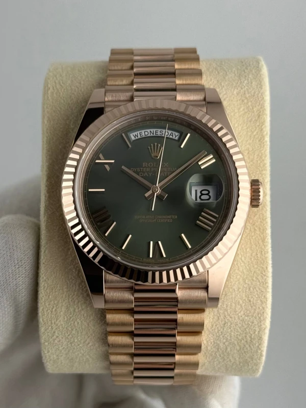 Rolex 40 mm Everose Gold 228235-0025 5