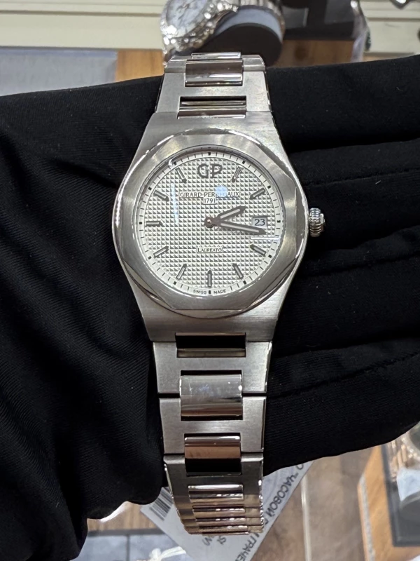 Girard Perregaux 34 mm 80189-11-131-11A 5
