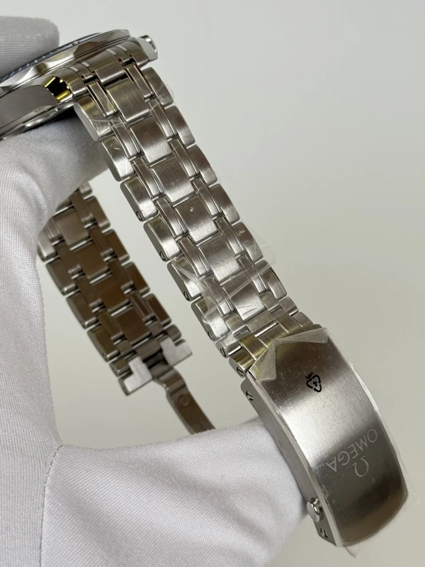 Omega DIVER 300M 210.30.42.20.04.002 3