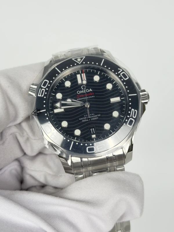 Omega Diver 300M Omega Co‑Axial Master Chronometer 42 mm 210.30.42.20.01.001 3