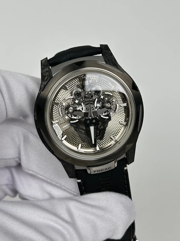 Ulysse Nardin S NOMAD 2513-500LE-4A-GUI/1A 3