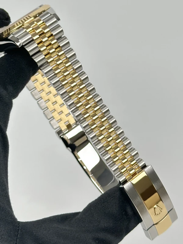 Rolex 36 MM, OYSTERSTEEL AND YELLOW GOLD 126233-0017 5