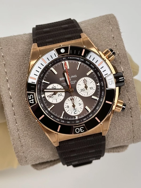 Breitling SUPER B01 44 RB0136E31Q1S1 3