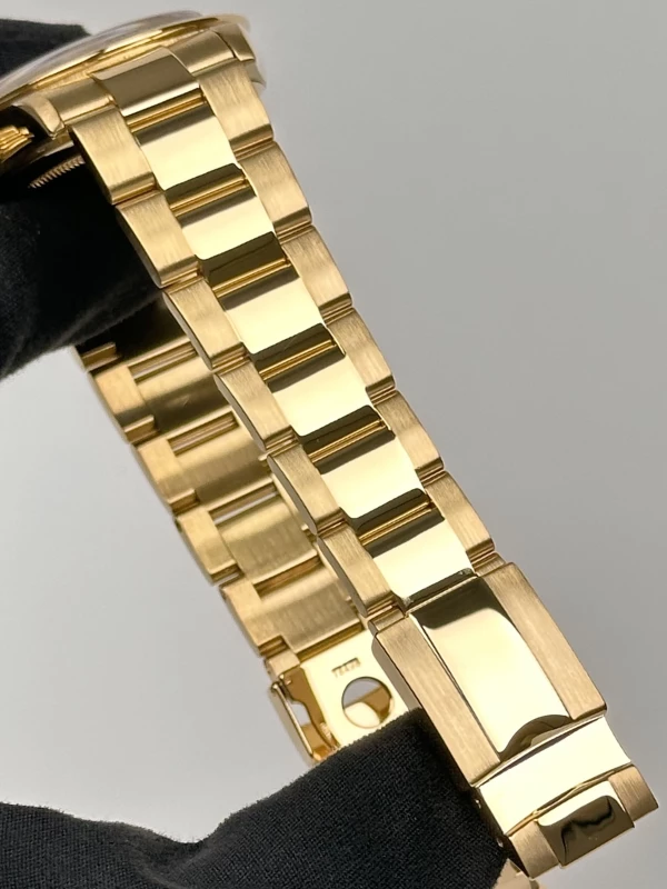 Rolex 40 mm, yellow gold 116528-0042 5