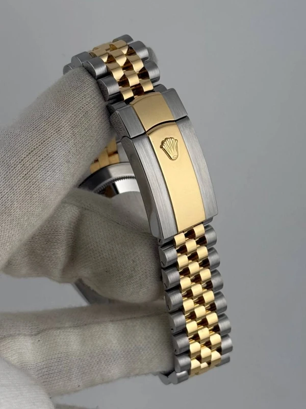 Rolex 41 mm, steel and yellow gold 126333-0002 8