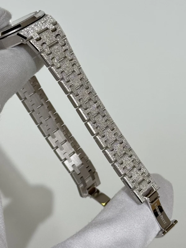 Audemars Piguet MINI FROSTED GOLD 67630BC.GG.1312BC.01-B 4