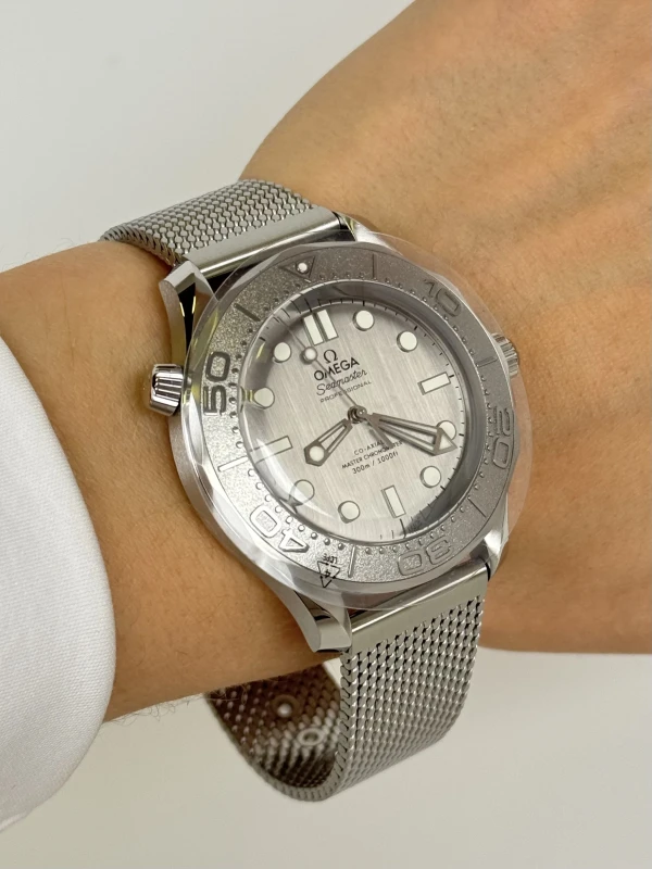 Omega DIVER 300M 210.30.42.20.06.002 6