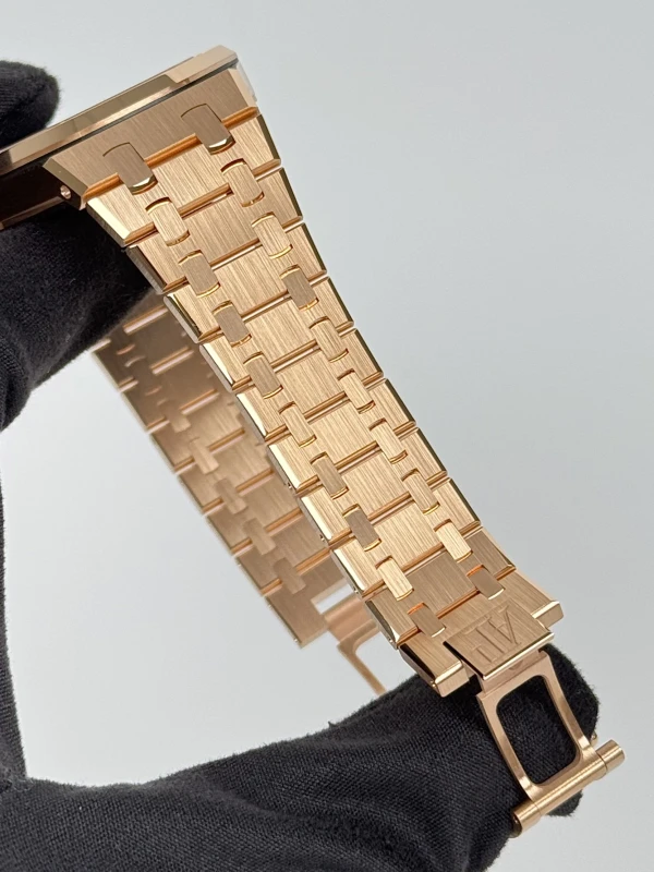 Audemars Piguet Royal Oak Selfwinding 37 mm  15551OR.ZZ.1356OR.05 7