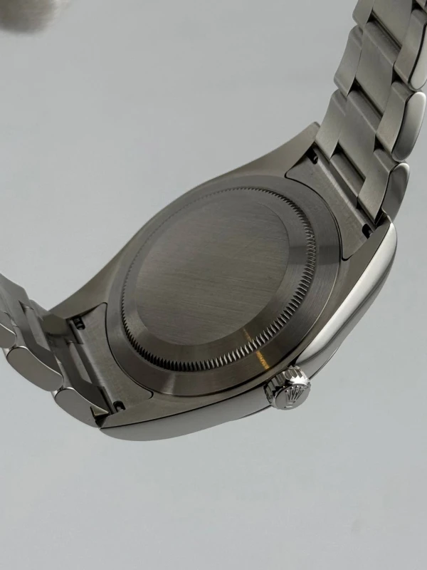 Rolex 39 mm, Oystersteel 114300-0003 9