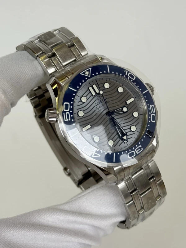 Omega Diver 300M Omega Co‑Axial Master Chronometer 42 mm 210.30.42.20.06.001 2