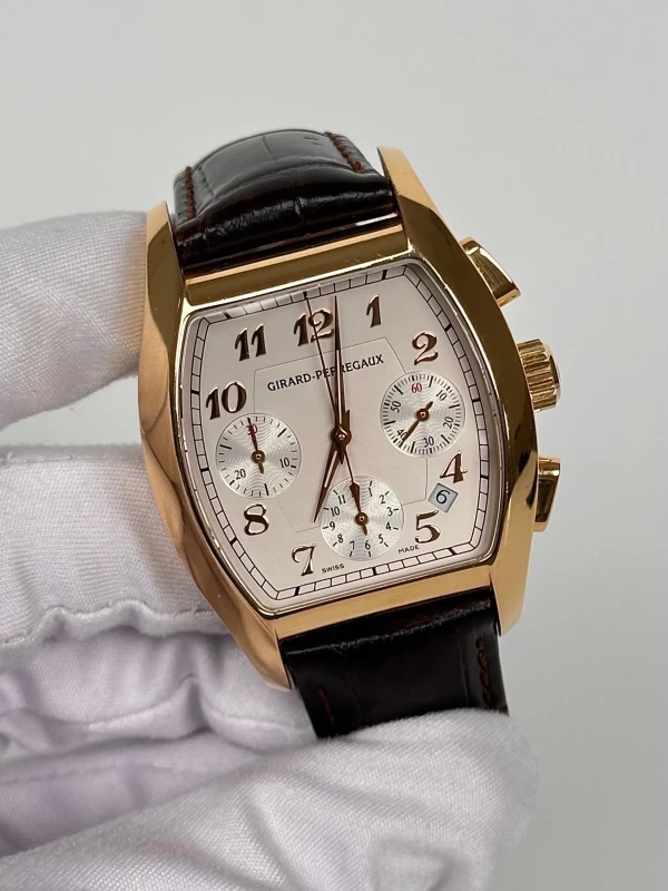 Girard Perregaux Chronograph  27650-52-122-BAEA 3