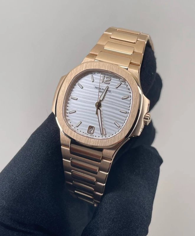 Patek Philippe Lady 7118 7118/1R-001 2