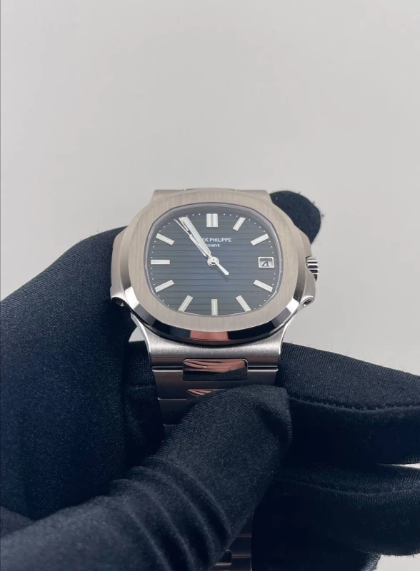 Patek Philippe NAUTILUS 5811/1G-001 5