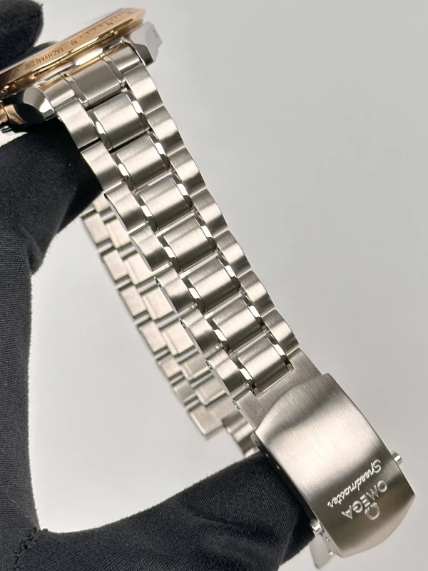 Omega  DAY-DATE CHRONOGRAPH 40 MM 323.21.40.44.01.001 6