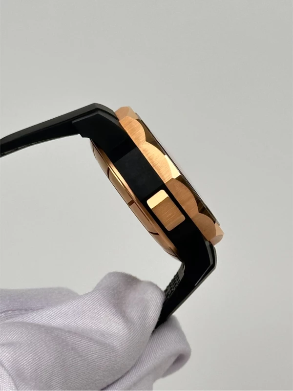 Corum Regatta 44 986.694.55/0371 CG12 5