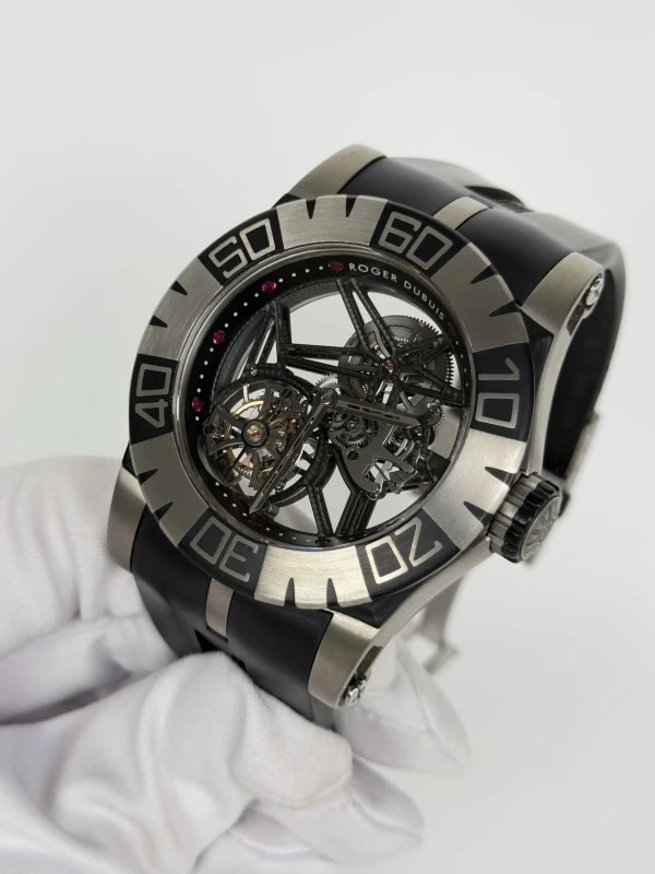 Roger Dubuis Flying Tourbillon Skeleton 48  RDDBSE0185 4