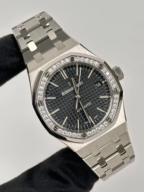 Audemars Piguet Royal Oak Automatic 37mm 15451ST.ZZ.1256ST.01 2