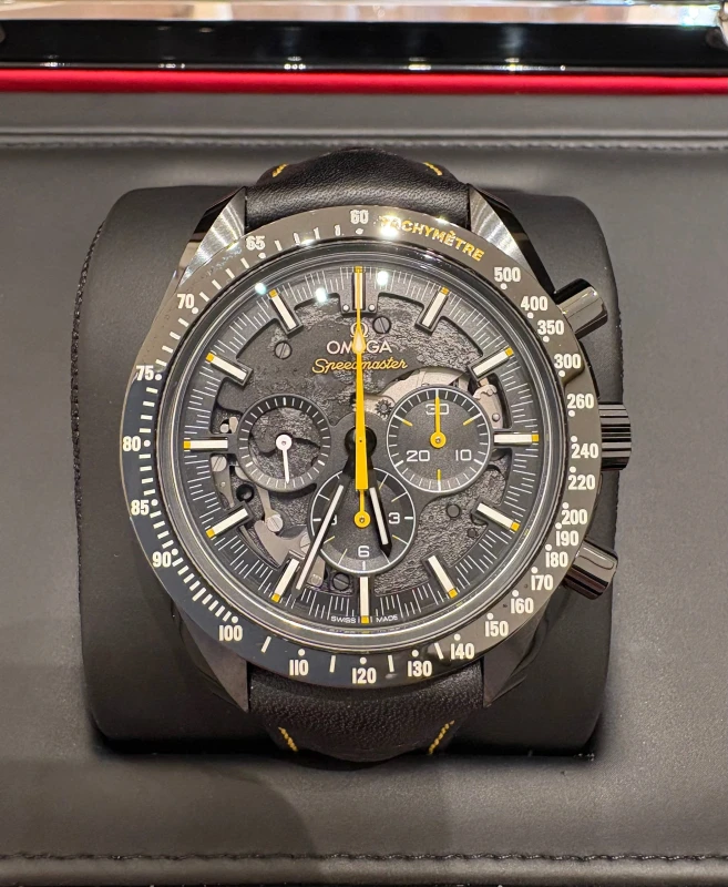 Omega Moonwatch Chronograph 44,25 mm "Dark Side of the Moon" Apollo 8 311.92.44.30.01.001 2