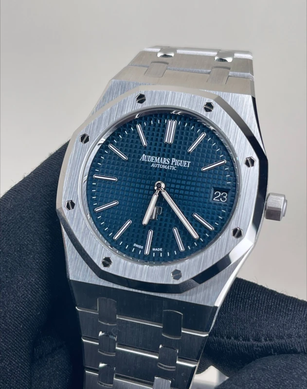 Audemars Piguet Royal Oak Jumbo Extra-Thin "50th Anniversary" 39 mm 16202ST.OO.1240ST.01 2