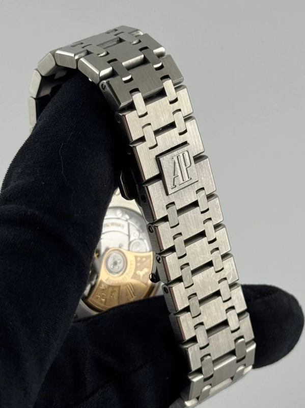 Audemars Piguet Selfwinding 39 mm 15300ST.OO.1220ST.02 8
