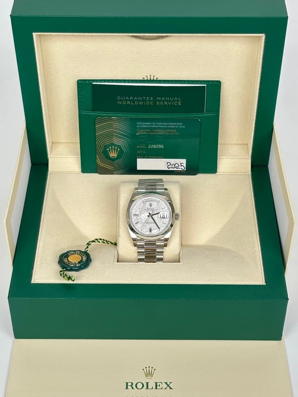 Rolex 40 mm, platinum 228206-0036 5