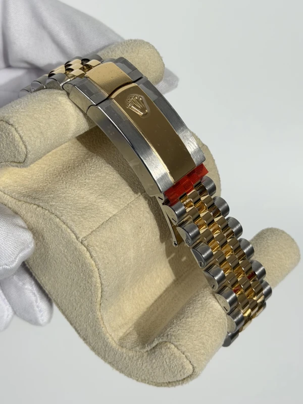 Rolex 36mm Steel and Yellow Gold  126233-0031 4