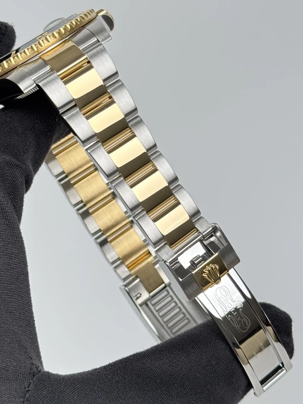 Rolex 40mm Steel and Yellow Gold 116613LN-0001 6