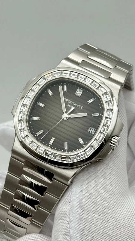 Patek Philippe Nautilus 5711/110P-001 8