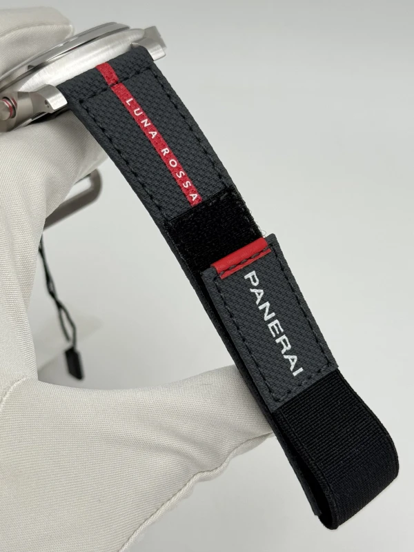 Panerai Luna Rossa Chrono PAM01768 5