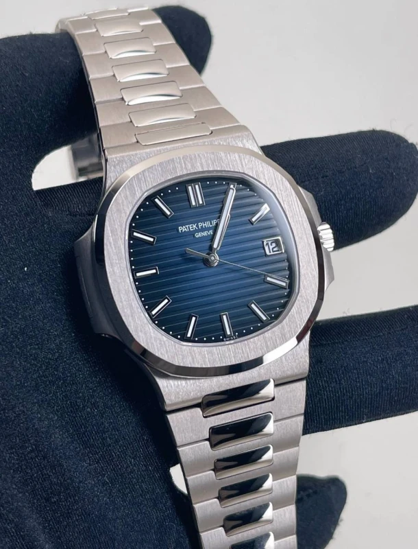 Patek Philippe NAUTILUS 5811/1G-001 3
