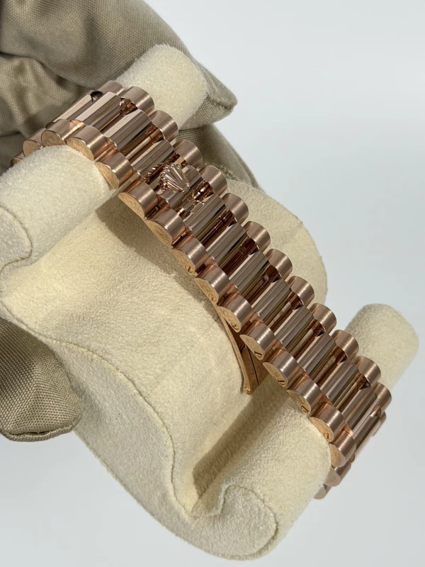 Rolex 36mm Everose Gold 128235-0089 4