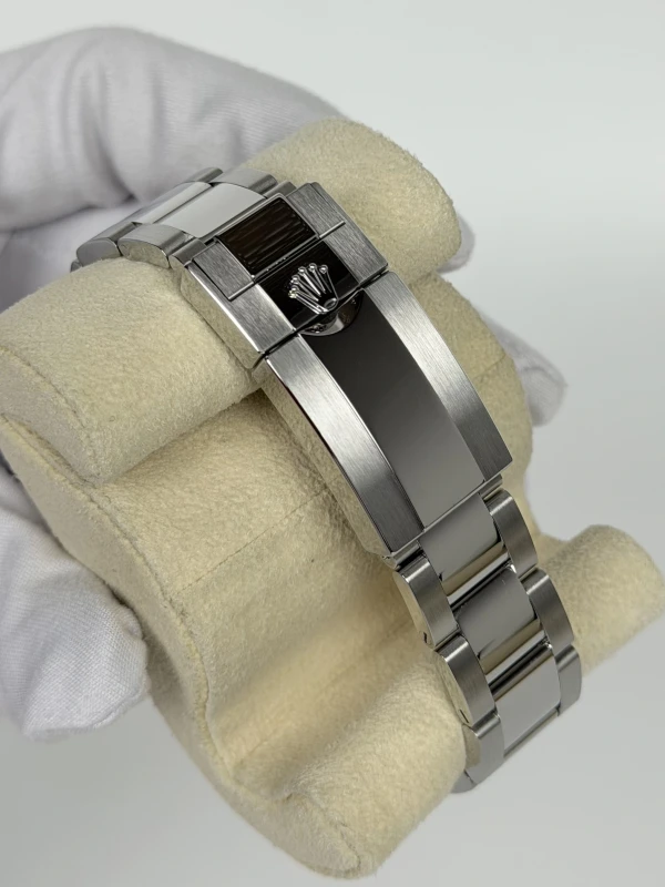 Rolex Cosmograph 40mm Steel 126500ln-0002 4