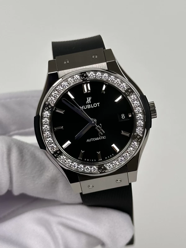 Hublot Automatic 38  565.NX.1470.RX.1204 3