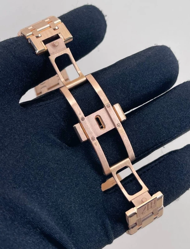 Audemars Piguet Quartz 67651or.zz.1261or.01 7