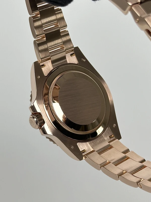 Rolex 40 mm, Everose gold 126715CHNR-0001 8