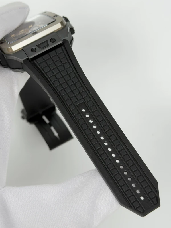 Hublot UNICO BLACK MAGIC 821.CM.0130.RX 5