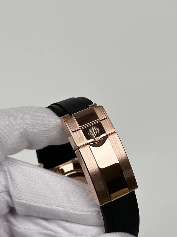 Rolex 40 mm, Everose gold 116655-0001 8