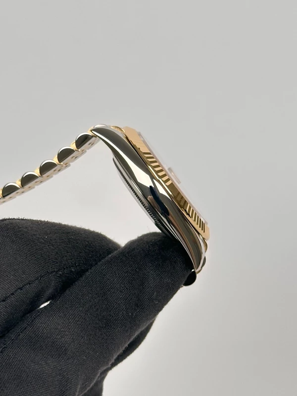 Rolex 41 mm, Oystersteel and yellow gold 126333-0012 3