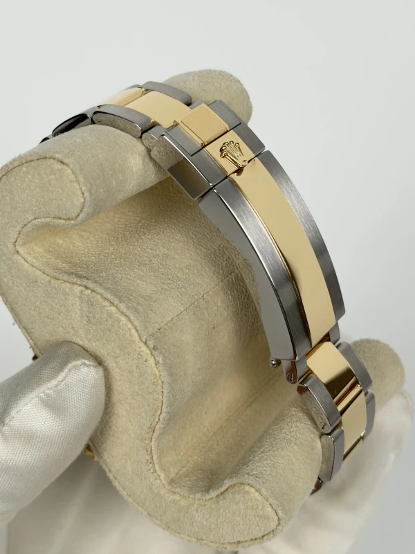 Rolex Date 41 mm Steel and Yellow Gold 126613ln-0002 4