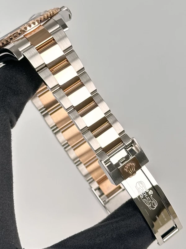 Rolex 40 MM, OYSTERSTEEL AND EVEROSE GOL 126621-0001 6
