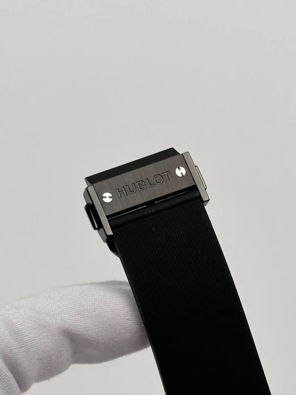 Hublot Black Magic 525.CM.0170.lr 8