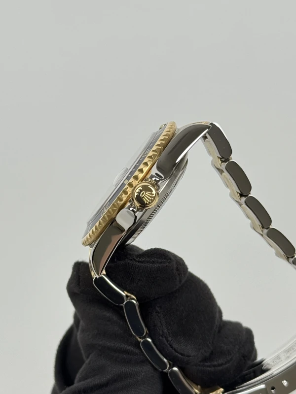 Rolex Date 40mm 16613BLU 4
