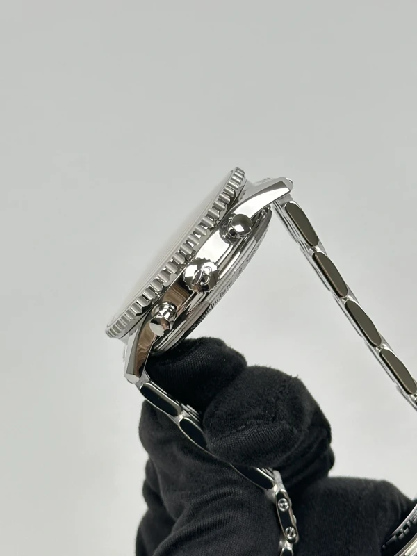 Breitling B01 Chronograph 43 AB0121211G1A1 4