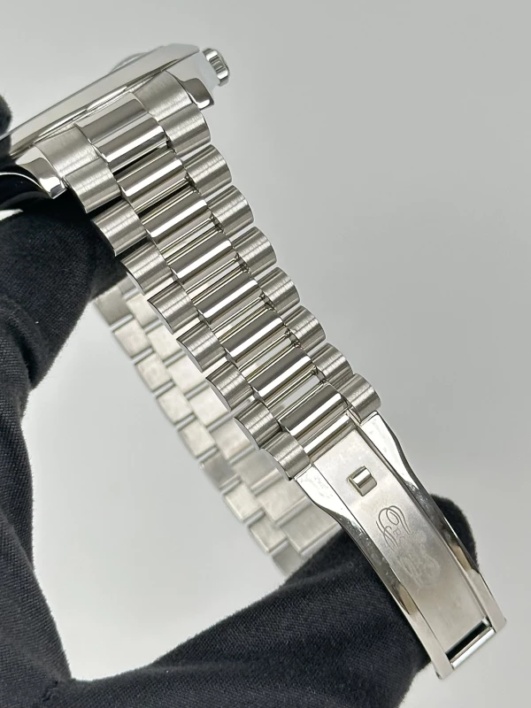 Rolex 41 mm, platinum 218206 ibldp 6